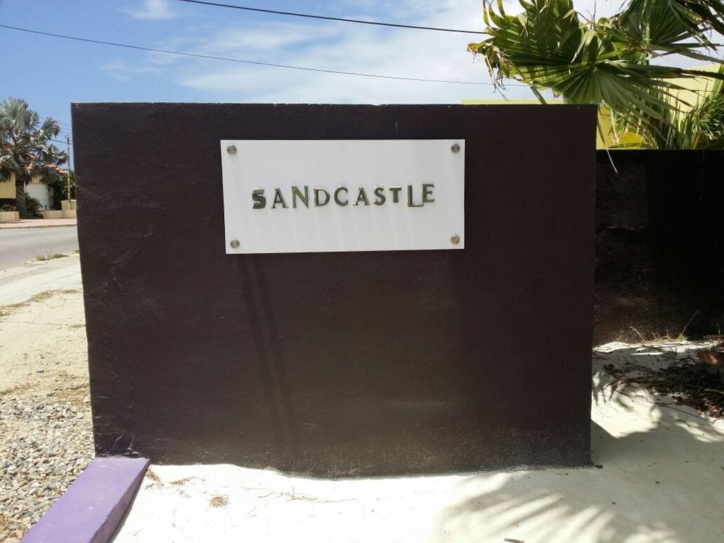 Sandcastle Beach Apartments Palm Beach Exteriör bild